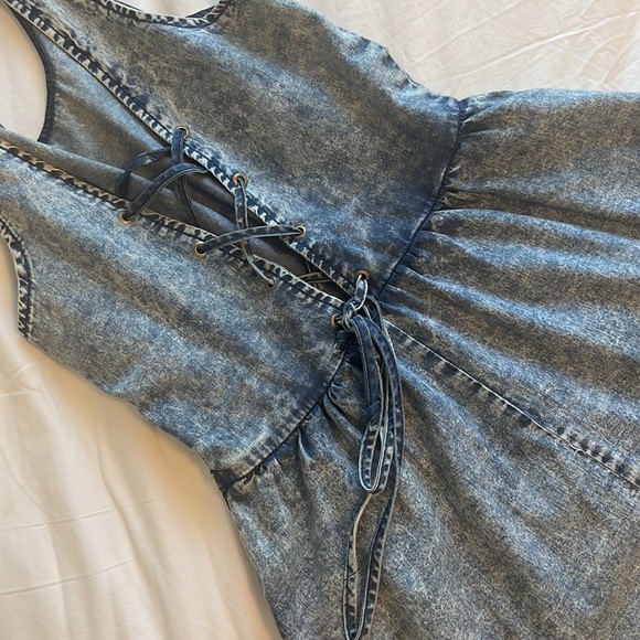 Topshop Moto Lattice Acid Wash Denim Dress - Picture 5 of 6